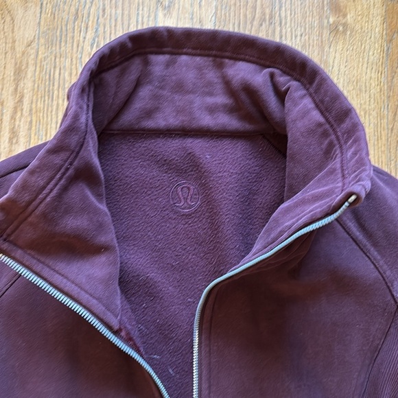 Lululemon plum colored women’s jacket size 6 - Picture 2 of 5